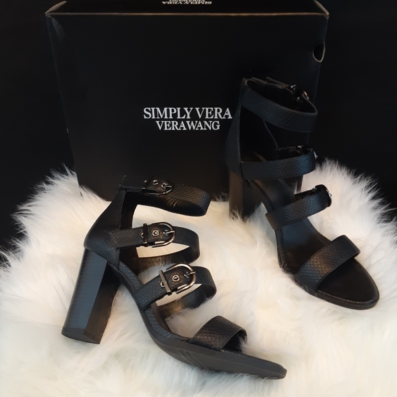 Simply Vera Vera Wang Shoes - Simply Vera Vera Wang Black Heels NWOT Size 8.5